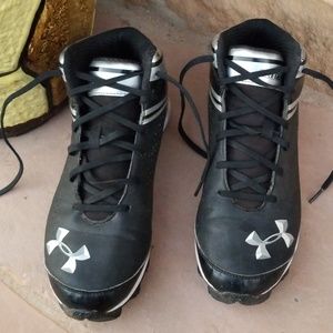 ⬇️🏷Football Under Armour Cleats- Size 7